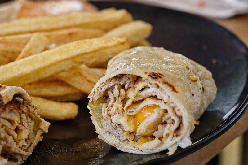 ساندوتش شاورما دجاج-Chicken Shawarma Sandwich